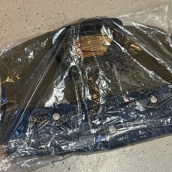LEVI’S TWO-TONE DENIM JEAN JACKET BLUE GREEN SIZE MEDIUM NEW WITH TAGS UNISEX - Picture 8 of 13